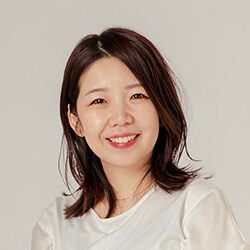 代表／　婚活アドバイザー　あべ さなえ